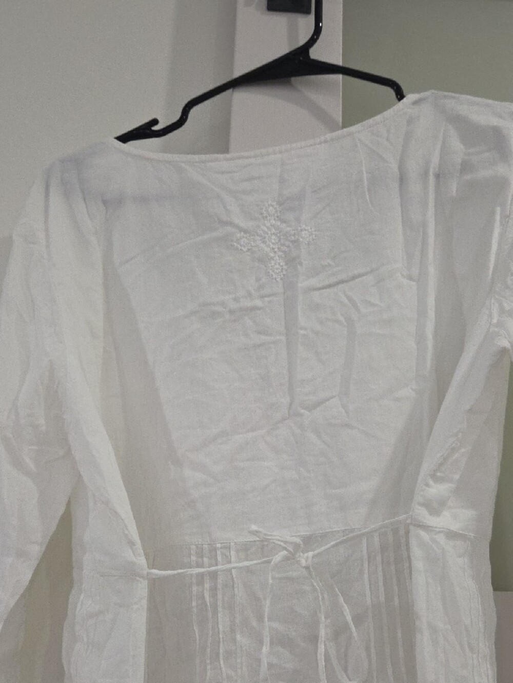 Women's White Embroidered Long-Sleeve Peasant Dress - Picture 8 of 9